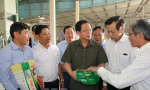Bí thư Tỉnh ủy thăm HTX NN về sản phẩm “Gạo quê Phước Hưng”