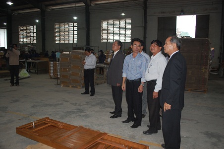Xí nghiệp Thắng Lợi thuộc Công ty Cổ phần Phú Tài chuyên sản xuất đồ gỗ gia dụng và xuất khẩu doanh thu năm 2016 đạt gần 20 triệu USD
