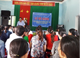 Quảng cảnh một buổi Lễ bế giảng lớp đào tạo nghề năm 2017 tại Tuy Phước