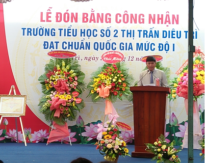 Đ/c Huỳnh Nam- Bí thư Đảng ủy, Chủ tịch UBND thị trấn phát biểu tại buổi lễ 