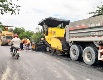 Xã Phước Hưng thảm nhựa giai đoạn 2 tuyến đường từ trung tâm xã đến chợ Háo Lễ