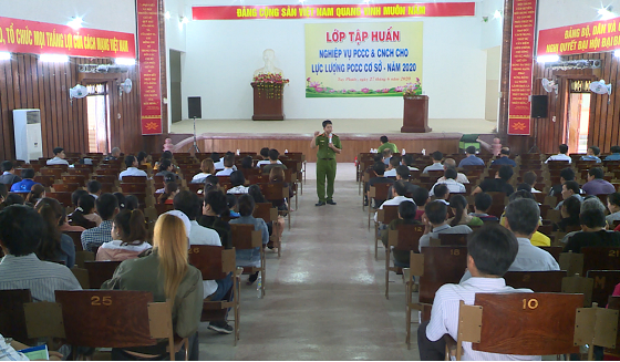 Quang cảnh lớp tập huấn