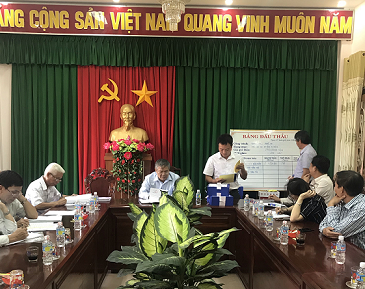 Quang cảnh buổi mở thầu