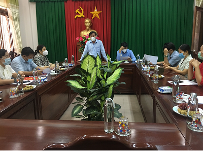 Đồng chí Nguyễn Văn Hùng - Tỉnh ủy viên, Bí thư Huyện ủy,  Chủ tịch HĐND huyện chủ trì phiên họp