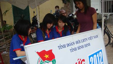 Một điểm tiếp sức mùa thi của Đội thanh niên tình nguyện tại thị trấn Tuy Phước