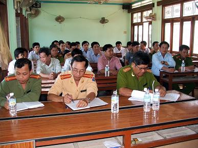 Quang cảnh họp cuộc họp sơ kết 2 tháng tổ liên quân công tác 4 xã phía bắc huyện Tuy Phước