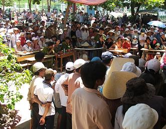 Một phiên tòa xét xử lưu động do TAND huyện Tuy Phước tổ chức tại xã Phước Thắng