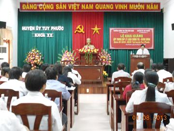 Lễ khai giảng Lớp Trung cấp Lý luận chính trị - Hành chính khóa 29 (2013-2015) tại huyện Tuy Phước