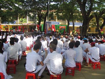 Trường THPT số 2 Tuy Phước Khai giảng năm học mới 2013-2014