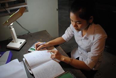 Em Nguyễn Thị Mỹ Ly, thủ khoa kỳ thi tốt nghiệp THPT năm 2012 tỉnh Bình Định