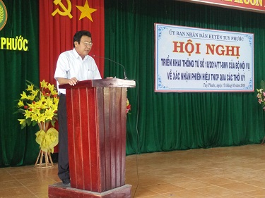 Đ/c Trần Hữu Tường- Phó Chủ tịch UBND huyện phát biểu chỉ đạo tại Hội nghị