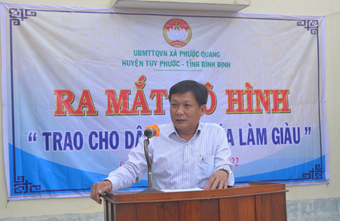 Đồng chí Trần Duy Vũ – Trưởng ban Ban Dân vận HU, Chủ tịch UBMTTQ Việt Nam huyện phát biểu ra mắt mô hình
