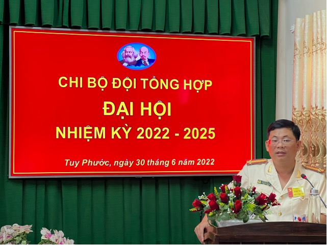 Đồng chí Nguyễn Văn Đây – Bí thư Đảng ủy, Trưởng Công an huyện phát biểu chỉ đạo tại Đại hội