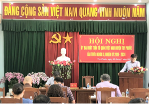 Đồng chí Trần Duy Vũ – UVBTVHU, Trưởng Ban Dân vận, Chủ tịch Ủy ban MTTQ Việt Nam huyện phát biểu khai mạc Hội nghị