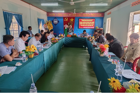 Quang cảnh buổi giám sát của Đoàn đại biểu Quốc hội tại Trường THCS Trần Bá