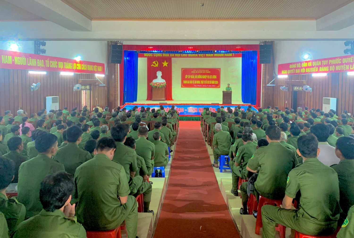 Quang cảnh lớp tập huấn